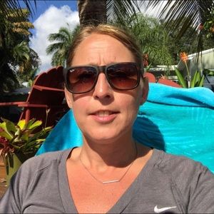 Meet your Posher, Michele